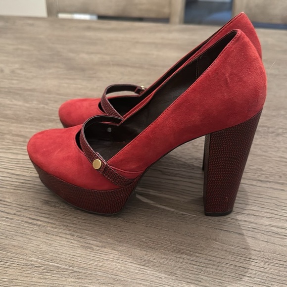 Diane Von Furstenberg Suede and Leather Embossed Mary Jane Heels Shoes size 8 - Picture 3 of 7